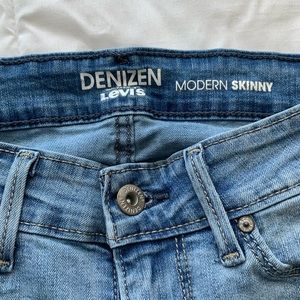Levi’s Skinny Blue Jeans Size 5